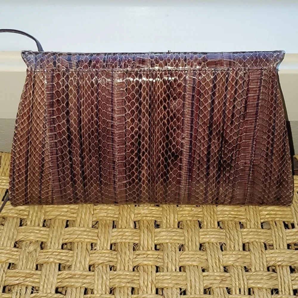 Vtg J.Reneé Snakeskin Embossed Crossbody Bag
